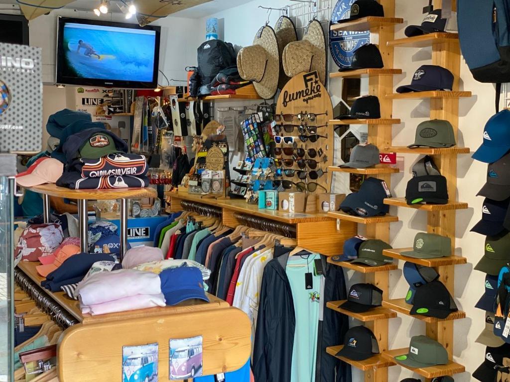Red Star Surf & Yoga Camp Lanzarote Hostel ฟามารา ภายนอก รูปภาพ