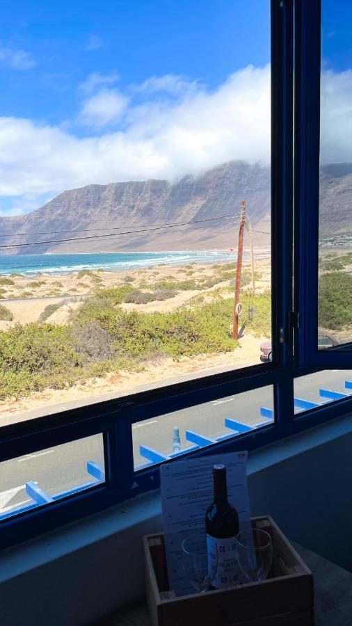 Red Star Surf & Yoga Camp Lanzarote Hostel ฟามารา ภายนอก รูปภาพ