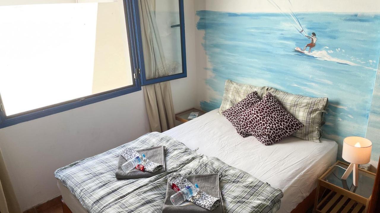 Red Star Surf & Yoga Camp Lanzarote Hostel ฟามารา ภายนอก รูปภาพ
