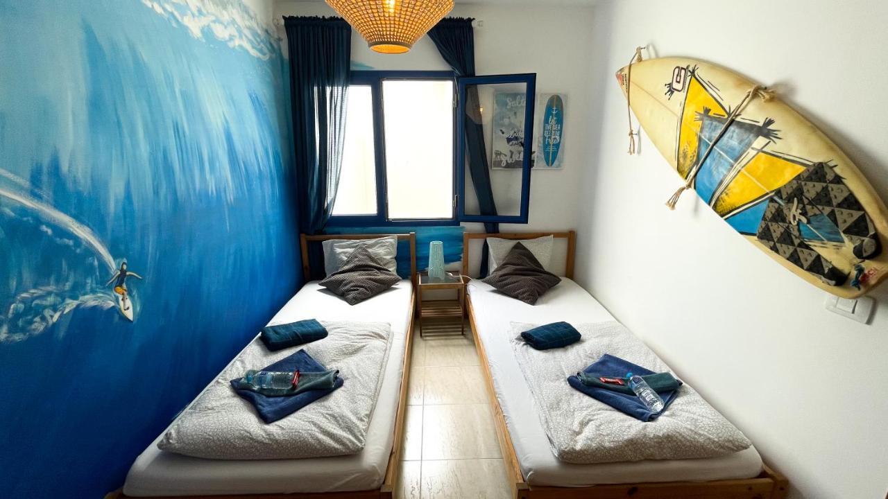 Red Star Surf & Yoga Camp Lanzarote Hostel ฟามารา ภายนอก รูปภาพ